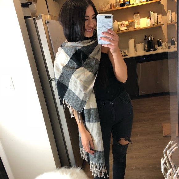 Accessories - Blanket Scarf